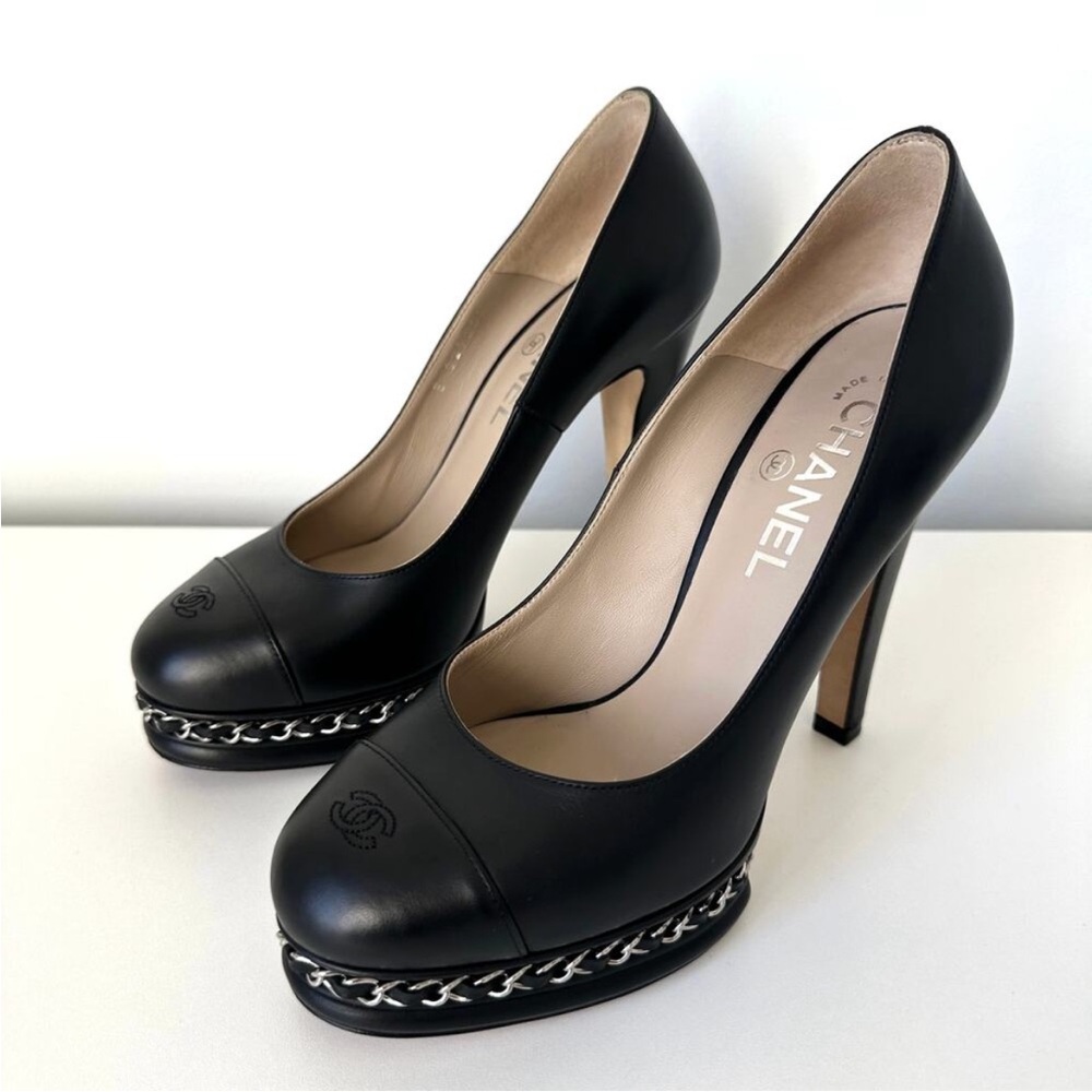 🛑SOLD 🛑 Chanel AUTHENTIC black leather pump